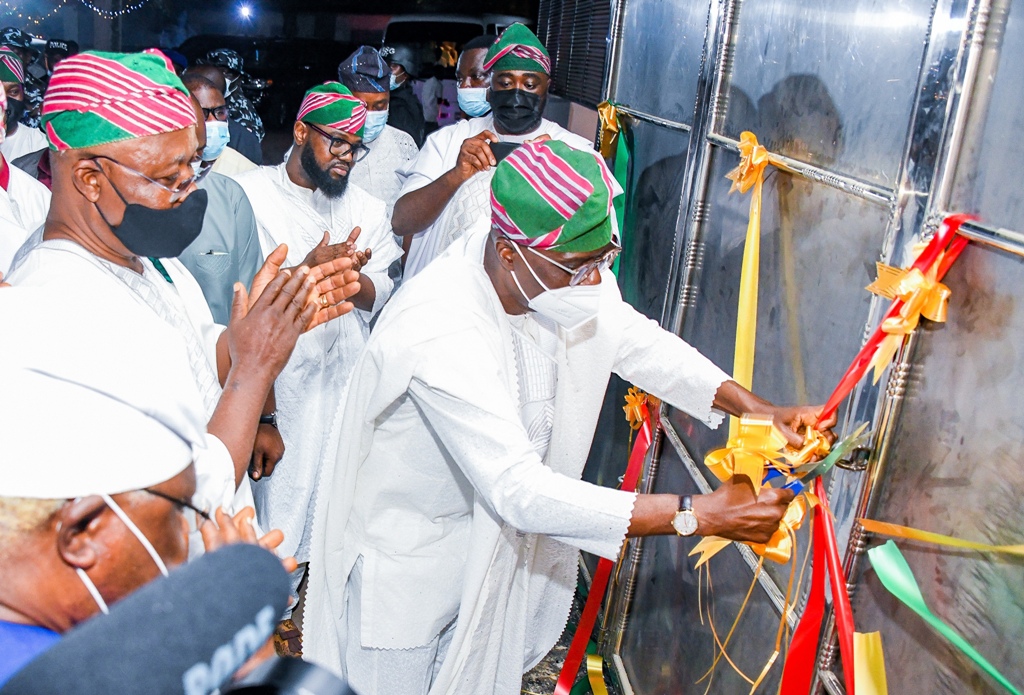 SANWO-OLU ATTENDS YORUBA TENNIS CLUB CHRISTMAS EVE DANCE